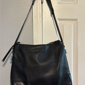Michael Kors Black Shoulder Bag Elegant Leather Design
